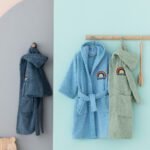 Μπουρνούζι με Κουκούλα Kids Bath SUPER DUDE (Χρώμα Σιέλ)