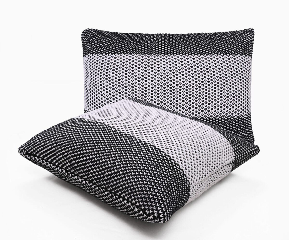 HONEY-BEE-1 Honey Bee CUSHION 40x60 με γέμιση (Black/White) - Image 1
