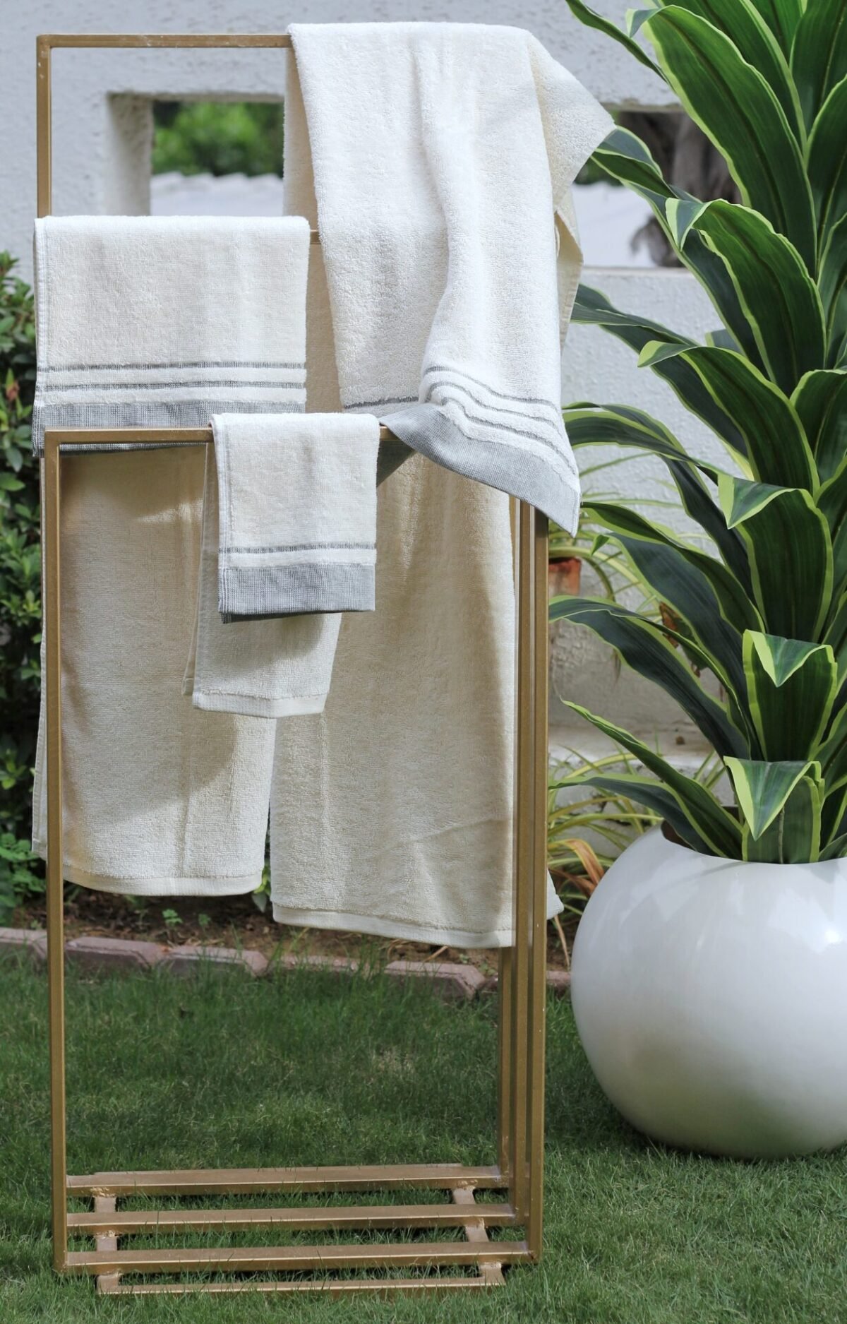 Σετ πετσέτες KITKAT (Grey) 3ΤΕΜ Liolios Home - Image 3